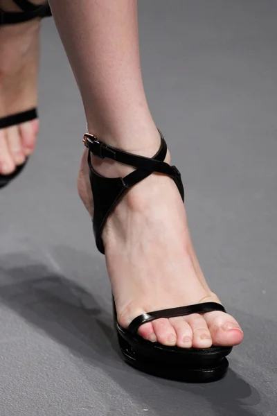 Look 16
